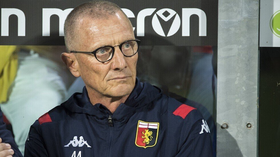 جنوى الإيطالي يقيل مدربه