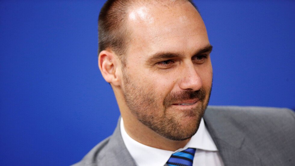 ابن الرئيس البرازيلي يتخلى عن فكرة تعيينه سفيرا لبلاده في الولايات المتحدة