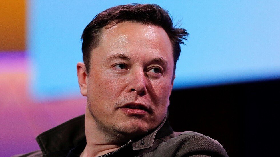 إيلون موسك يرسل إلى العالم تغريدة من الفضاء