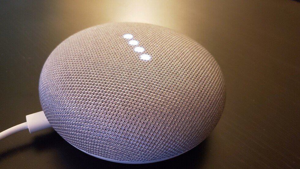 ثغرة خطيرة تحول المساعدات الذكية المنزلية إلى جواسيس!