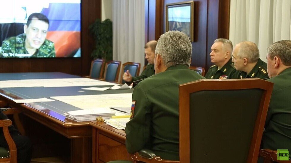 شويغو يبحث مع قائد 