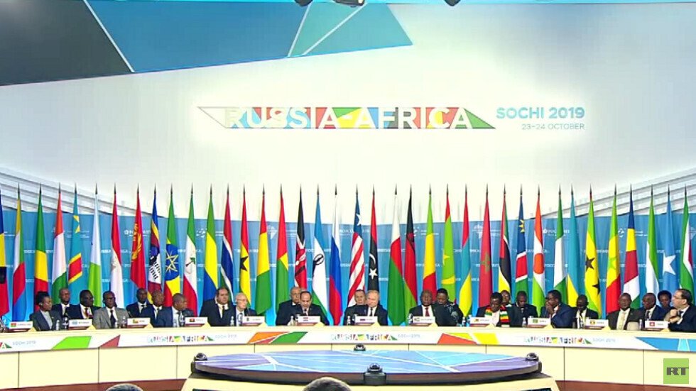 السيسي يدعو بوتين وقادة إفريقيا لمنتدى أسوان