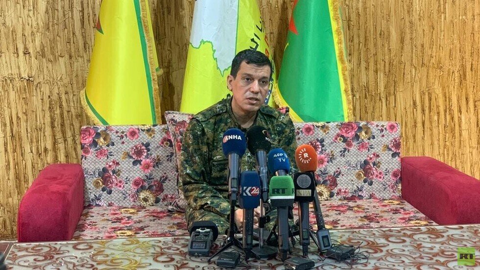 قائد قوات سوريا الديمقراطية: الهجوم التركي مستمر ونحمل ترامب والولايات المتحدة مسؤولية ذلك