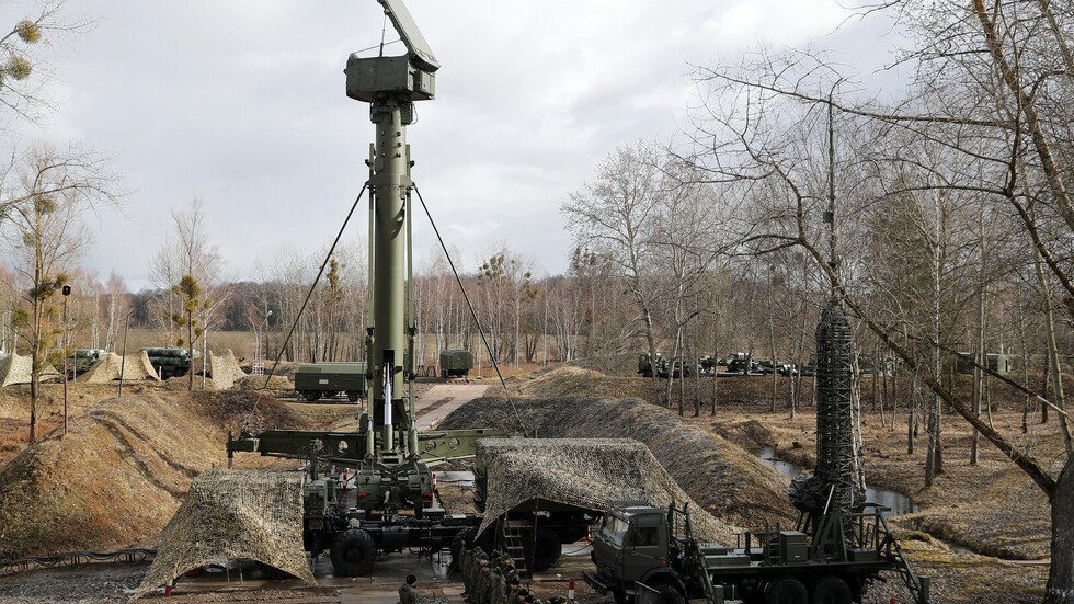 "إس-400" تشارك في مناورات "الدرع السلافي" لحماية صربيا