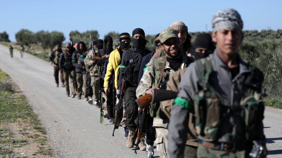 تقارير عن اشتباكات بين الجيش السوري وقوات 