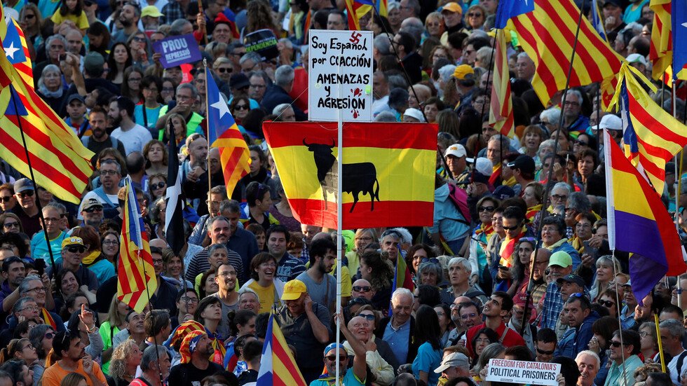مظاهرة حاشدة في برشلونة تحت مسمى "الحرية"