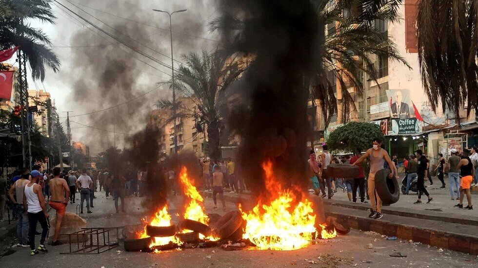البابا فرنسيس يدعو اللبنانيين لـ"الحوار" لإيجاد حلول "عادلة"
