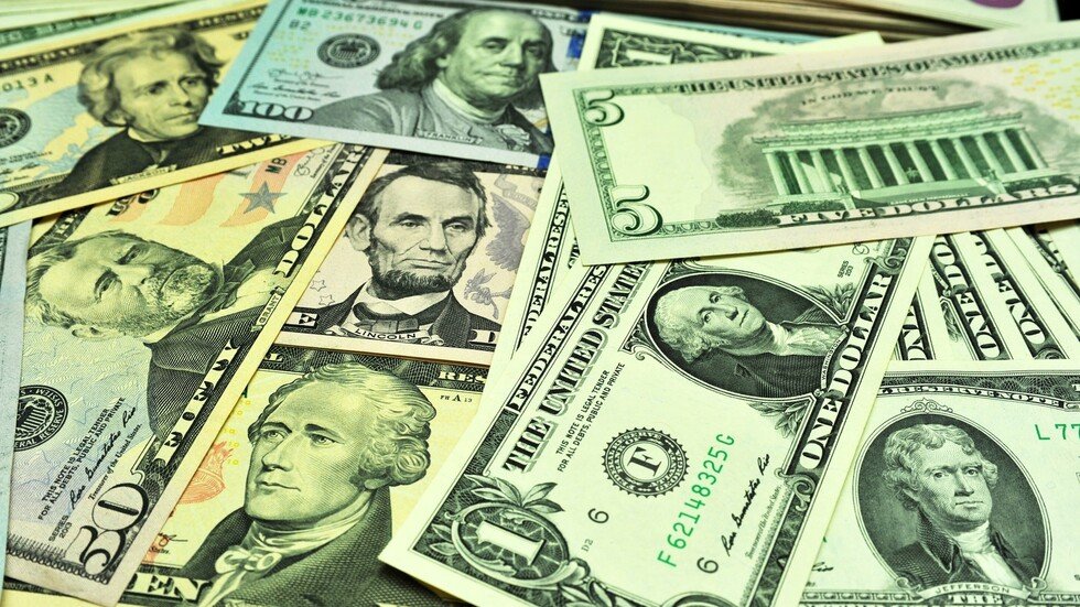 سوريا: 3 أسعار للدولار .. "مبادرة رجال الأعمال" متوقفة والليرة تنخفض