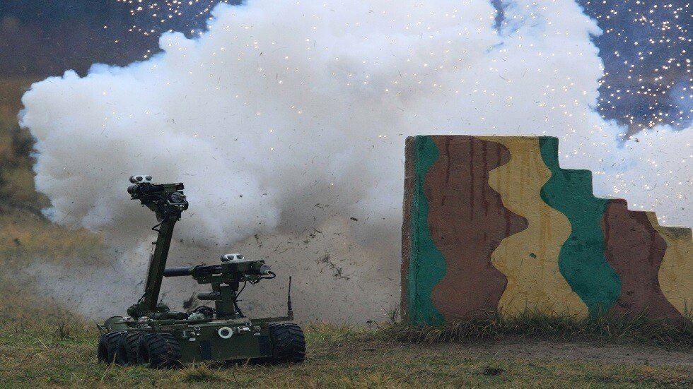 روبوت بوليسي يخدم في الشرطة الروسية