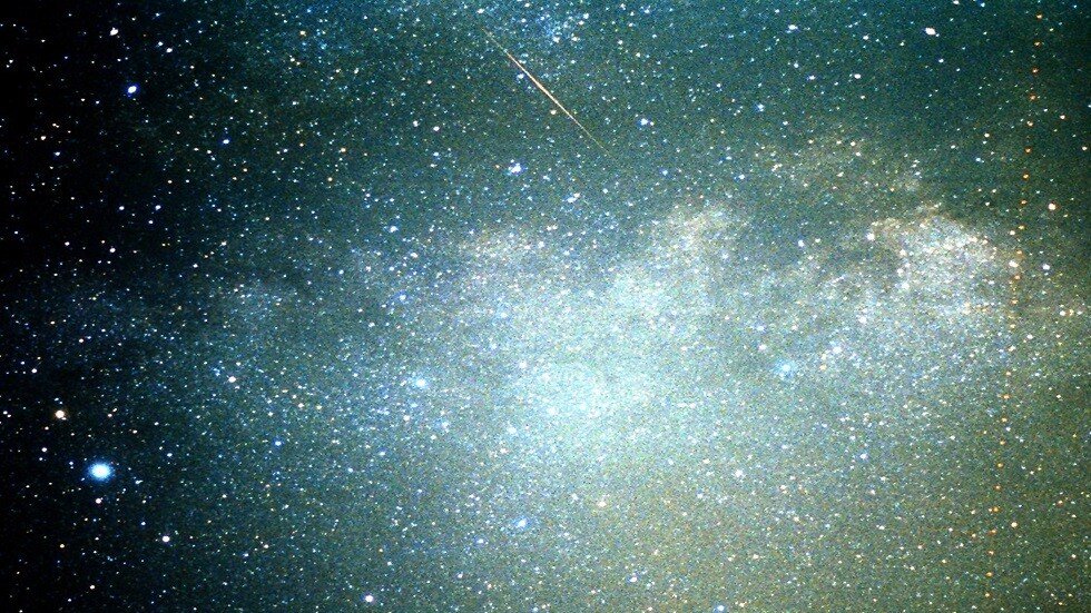 جسم فضائي غامض يظهر علامات الحياة