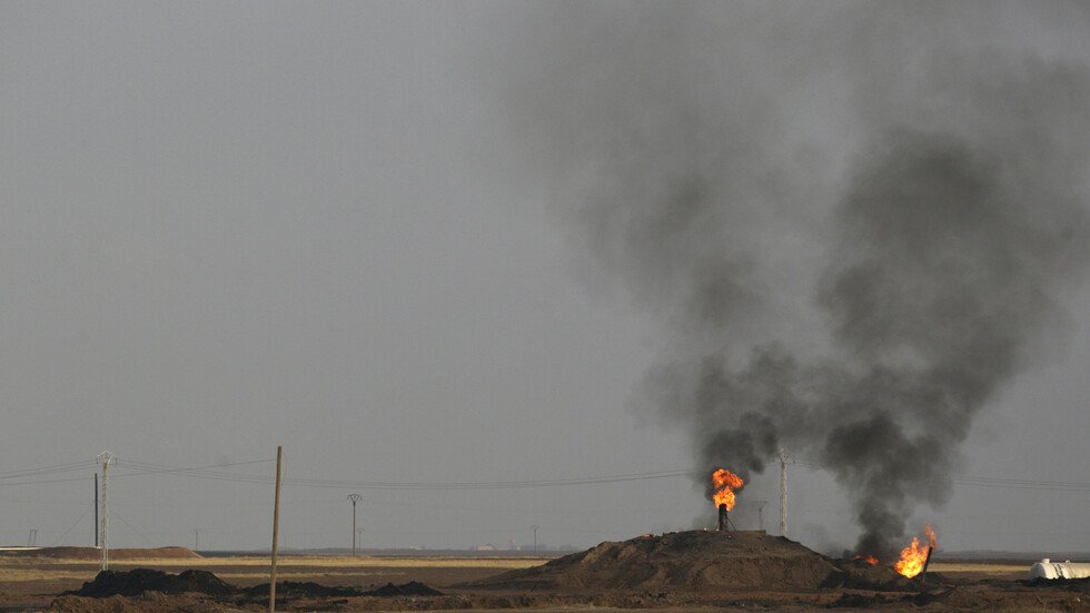 ينتقون مفتاحا عربيا لآبار النفط السورية