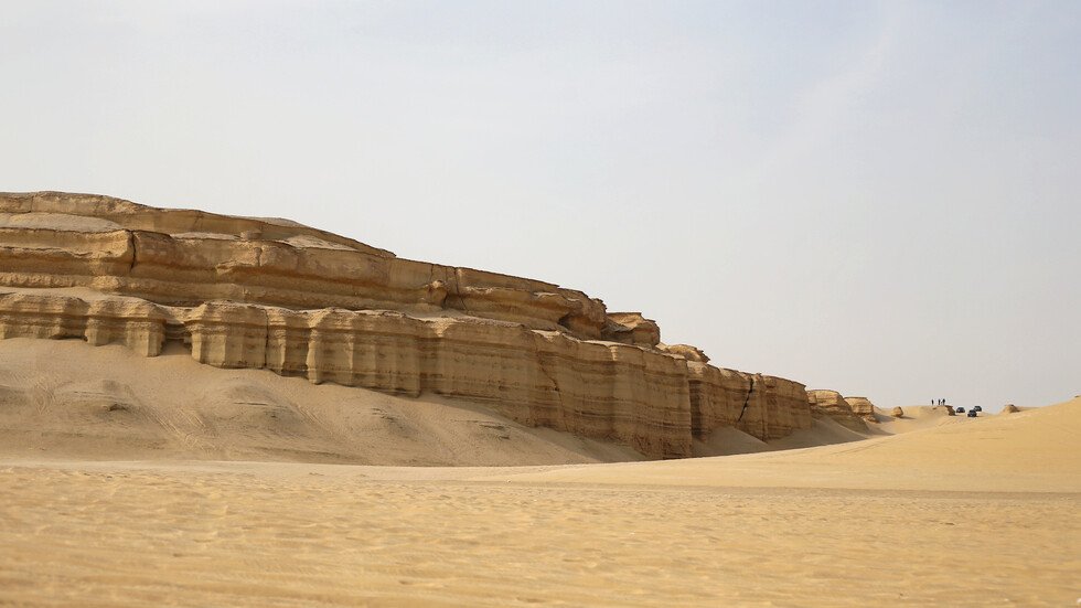 السيسي يصرّح استكشاف البترول في الصحراء الغربية