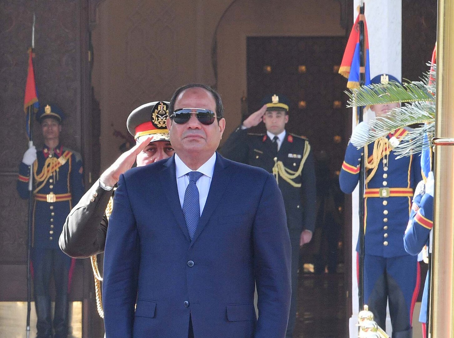 السيسي يترأس اجتماعا سياسيا أمنيا لمناقشة تطورات الأوضاع في مصر