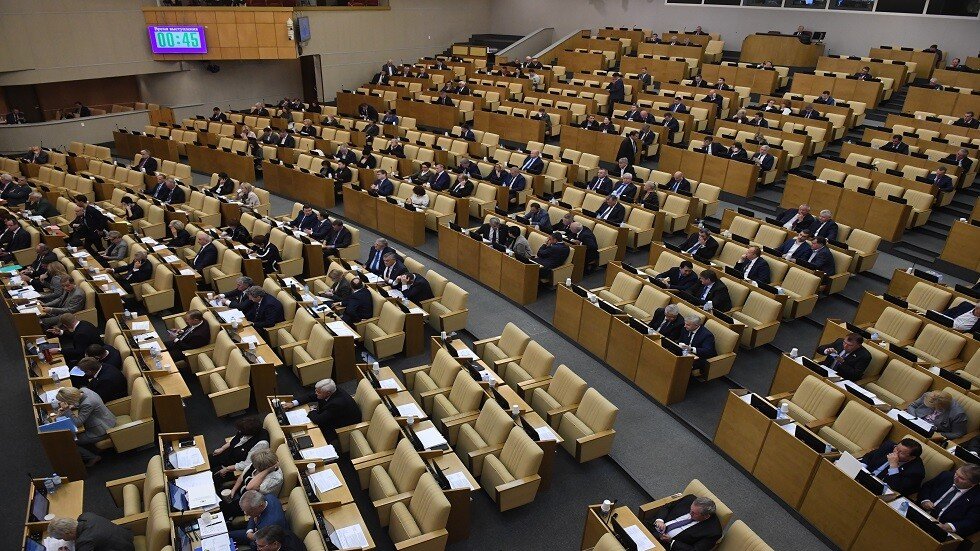 البرلمان الروسي يطالب زوكربيرغ بتقرير عن عمل 