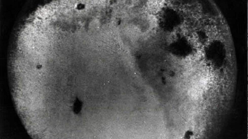 نشر صور الجانب البعيد للقمر التقطت قبل 60 سنة