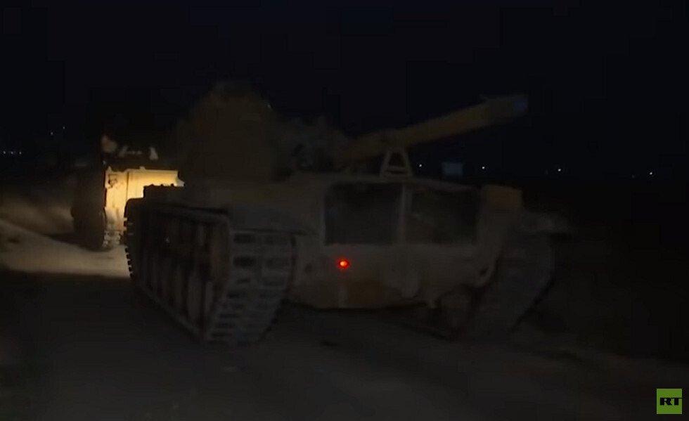 بالفيديو.. آليات عسكرية تركية تتحرك نحو الحدود مع سوريا