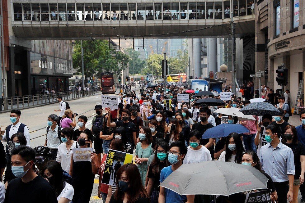 هونغ كونغ مشلولة: الاحتجاجات لا تهدأ