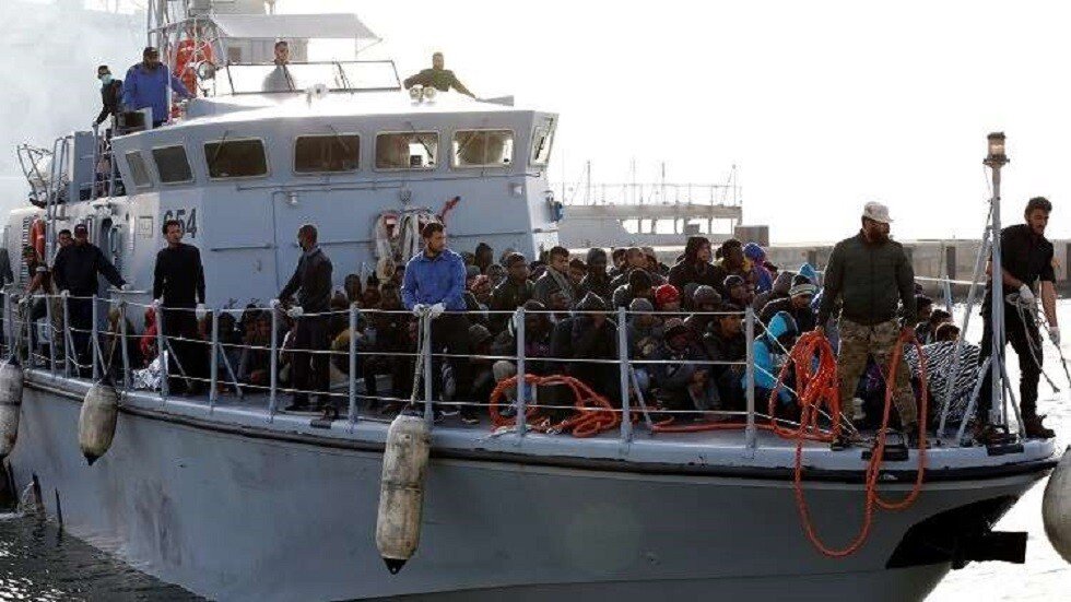 إنقاذ 94 مهاجرا غير شرعي قبالة السواحل الليبية