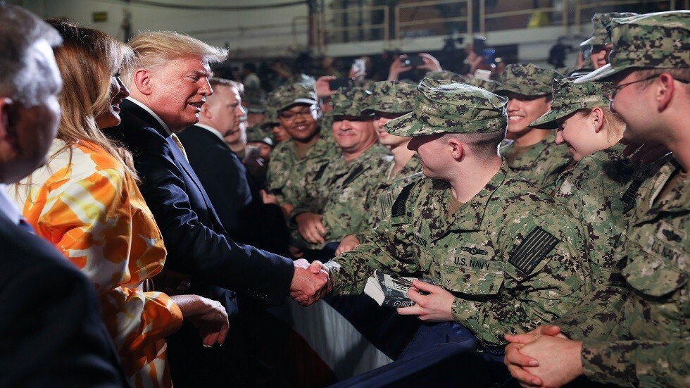 ترامب يثير جدلا بوصفه الجنود الأمريكيين بـ