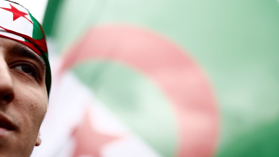 إجراءات جديدة تحضيرا للانتخابات الرئاسية في الجزائر