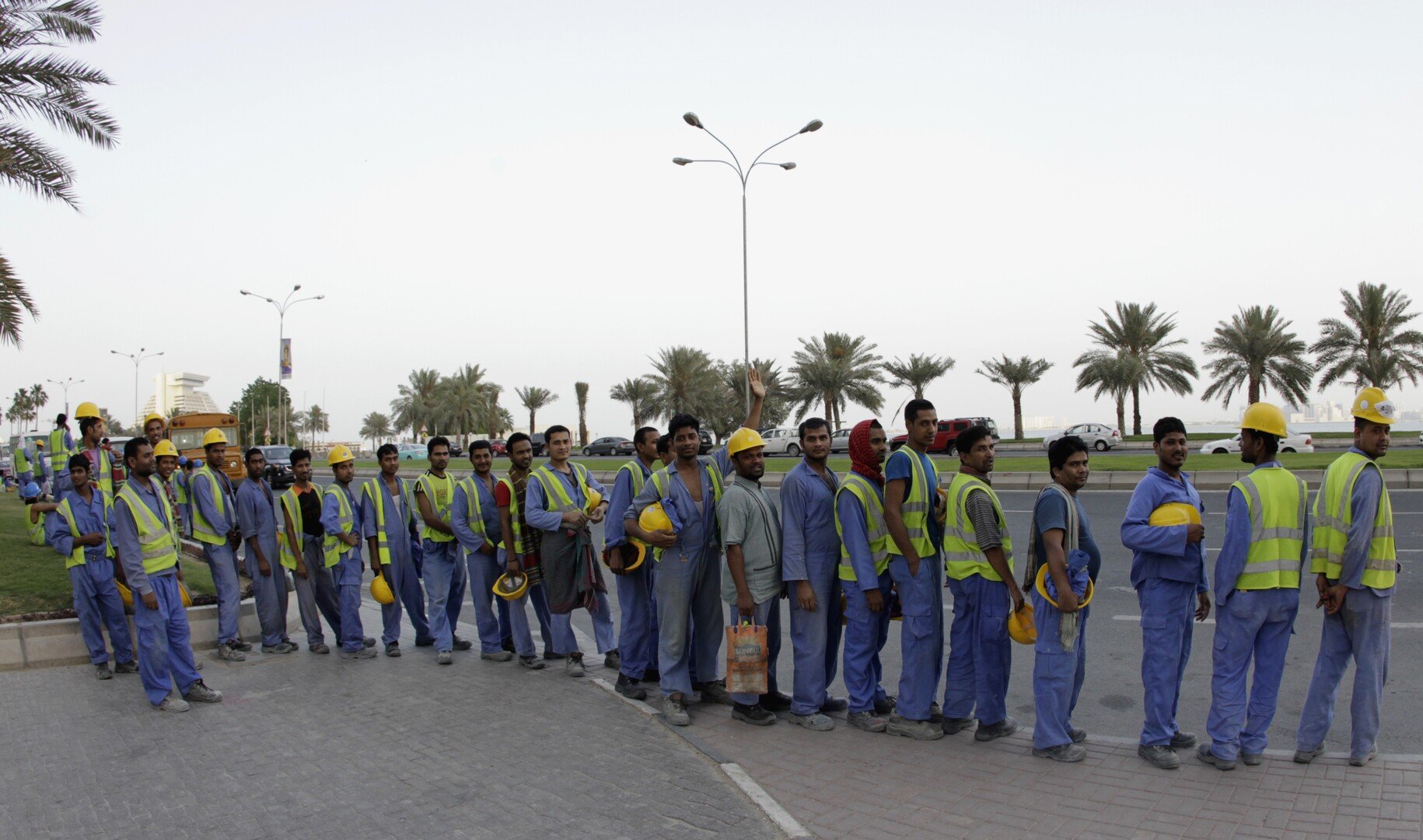 قطر تعد قانونا جديدا للعمالة الأجنبية