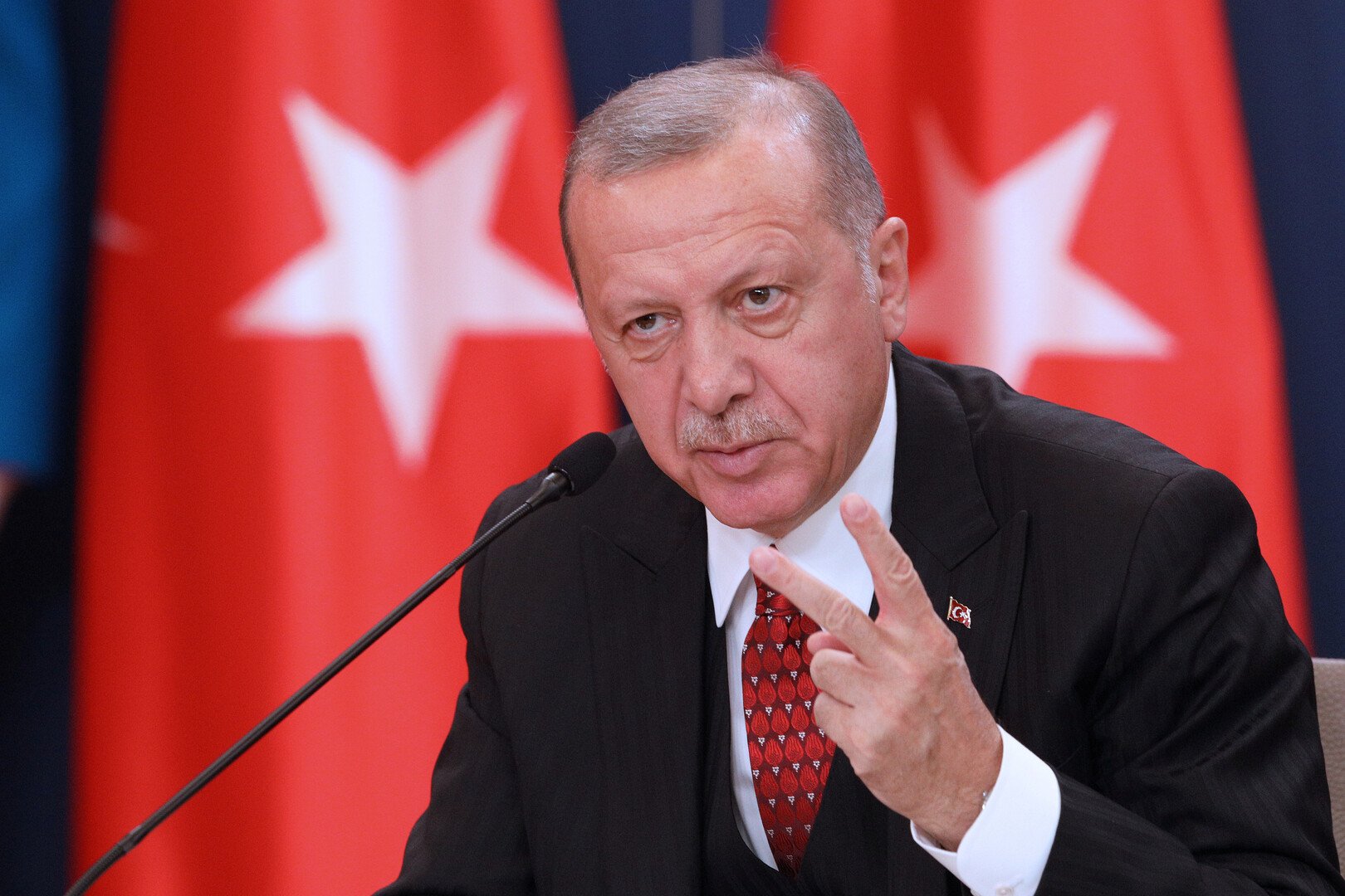 تقرير: أردوغان رمى رسالة ترامب في سلة المهملات