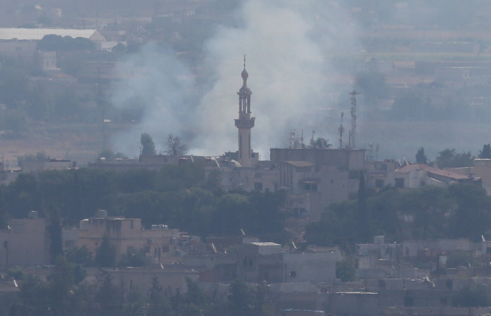 قصف على محيط بلدة رأس العين شمالي سوريا رغم إعلان الهدنة