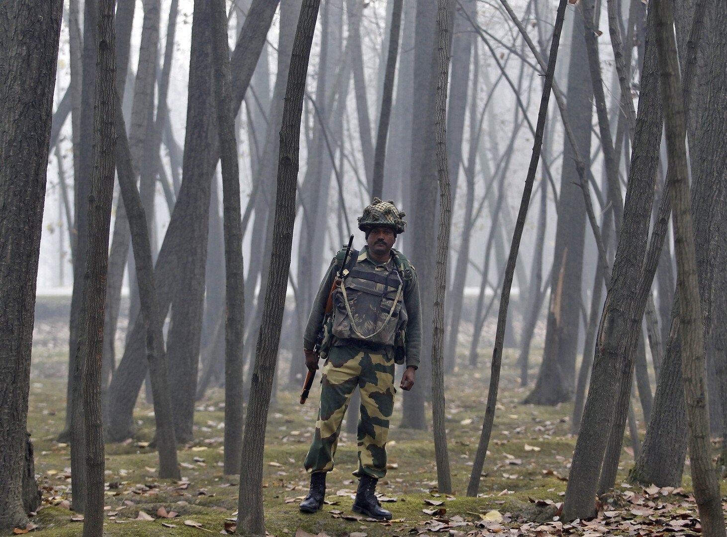قصف متبادل بين الهند وباكستان في كشمير يوقع قتلى من الجانبين
