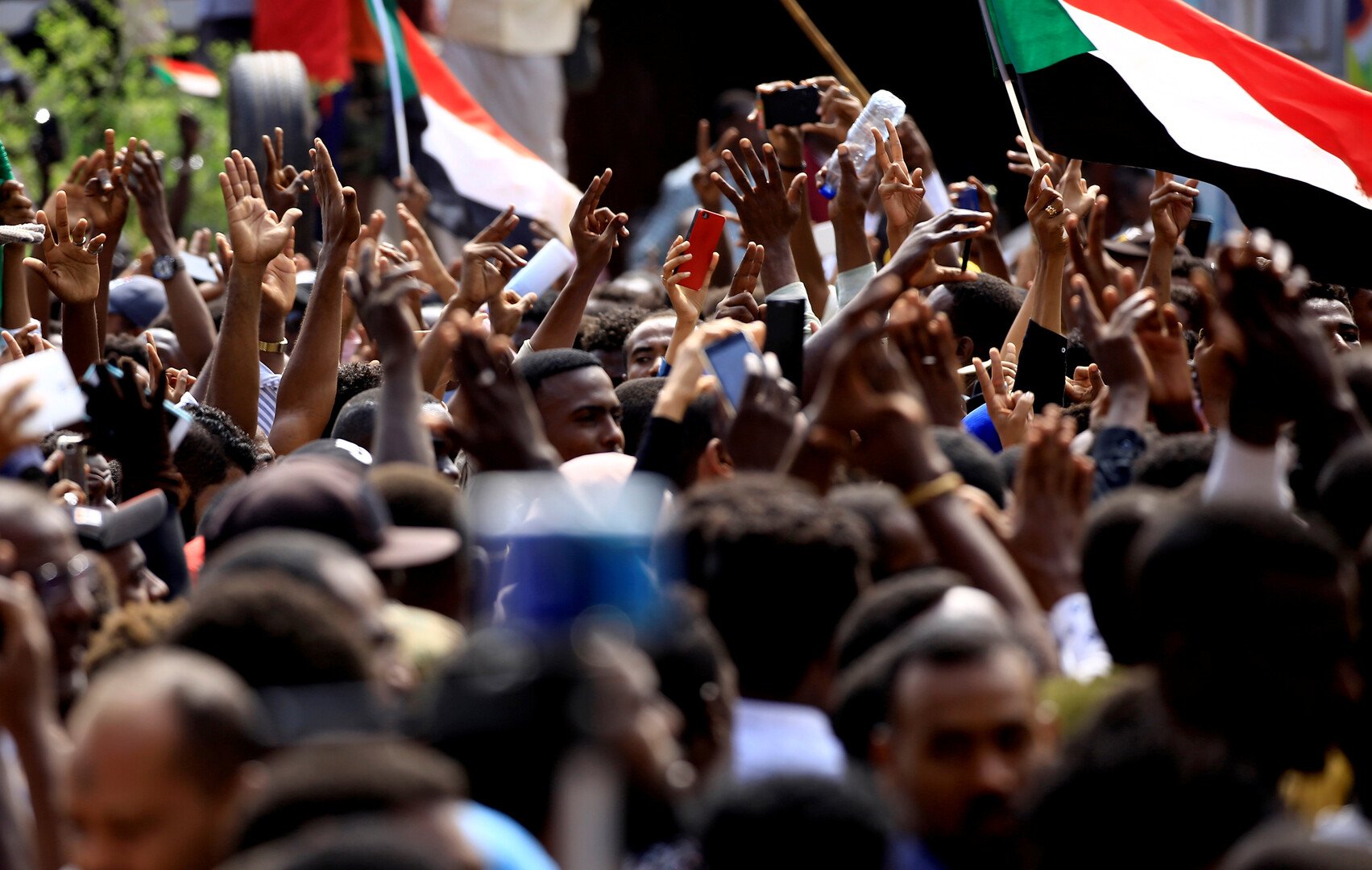 لجنة سودانية بسلطات واسعة للتحقيق في فض اعتصام يونيو الذي قتل فيه العشرات