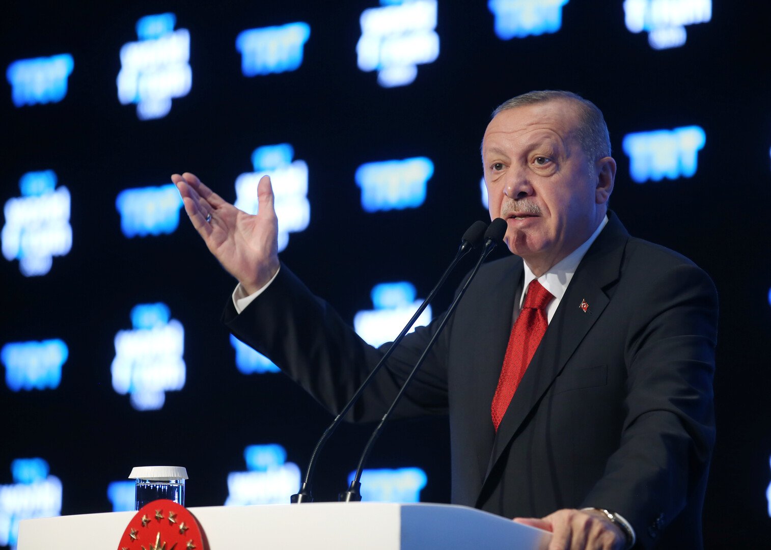 أردوغان يتوعد واشنطن قبيل توجهه إلى روسيا