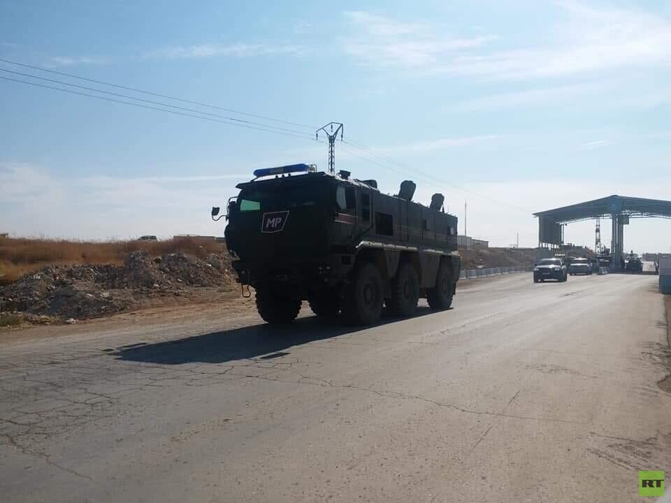 الشرطة العسكرية الروسية تدخل مدينة عين العرب شرق الفرات شمالي سوريا (صور)