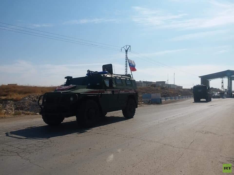 الشرطة العسكرية الروسية تدخل مدينة عين العرب شرق الفرات شمالي سوريا (صور)