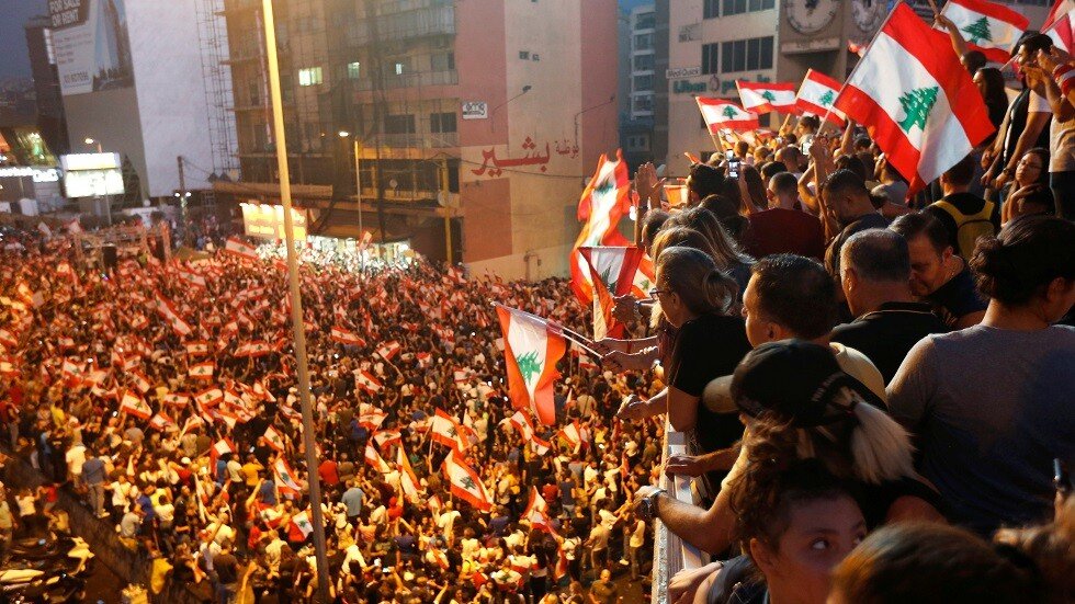 مسؤول أمريكي: اللبنانيون محقون بغضبهم