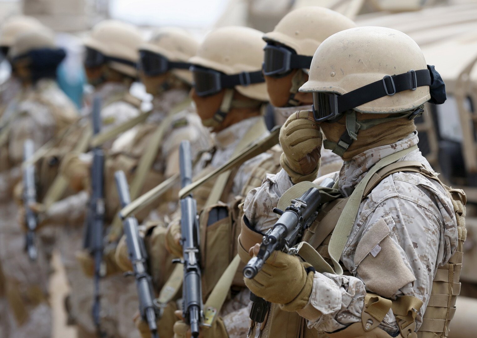 التحالف العربي يعيد نشر قواته في عدن