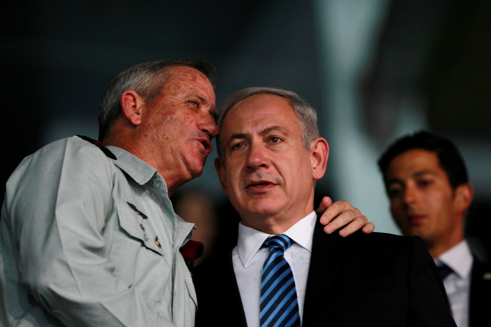 الإعلام الإسرائيلي: غانتس يعرض على نتنياهو حلا وسطا لتشكيل الحكومة