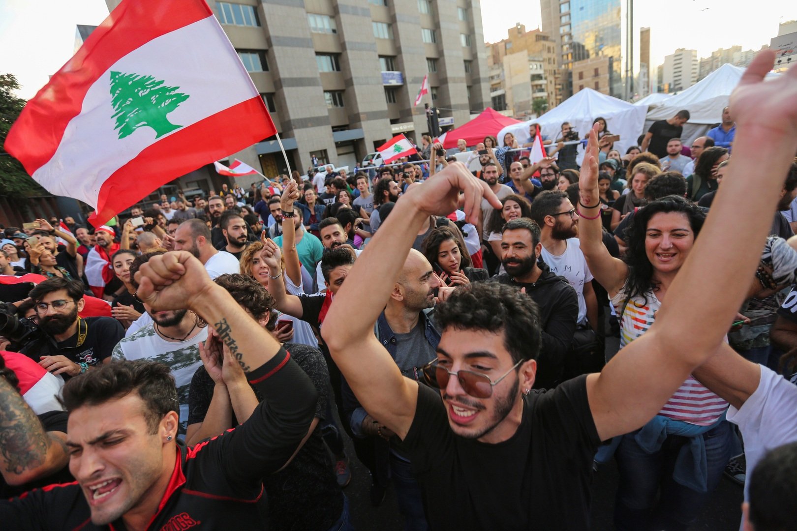 تداعيات استقالة الحريري الاقتصادية على لبنان