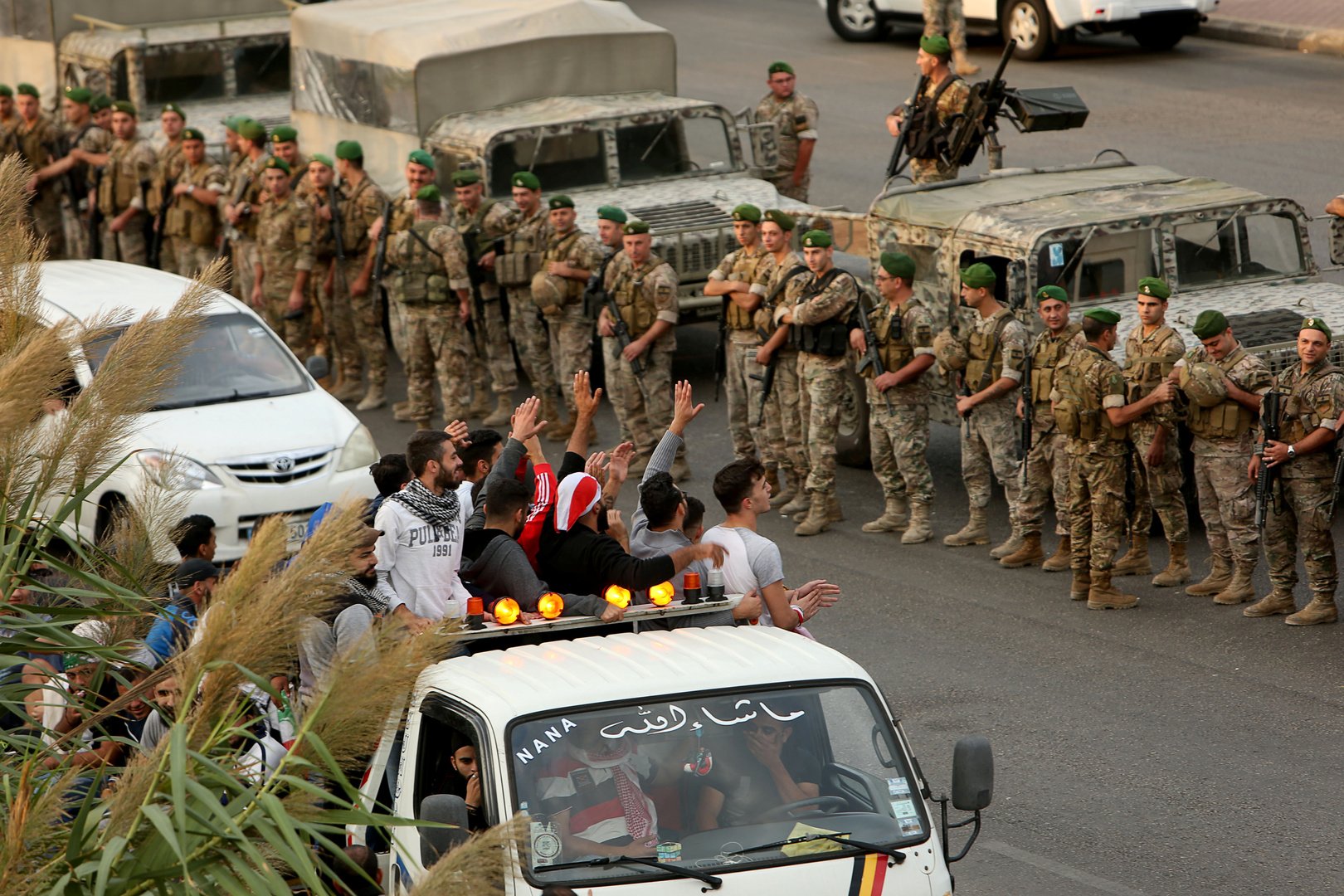 لبنان.. الجيش يطلب الطرقات لإعادة الحياة إلى طبيعتها