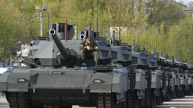 بم تتميز دبابة T-14 Armata عن M1 Abrams؟