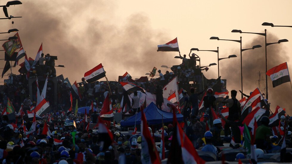 السيستاني يدعو لمنع إراقة دماء العراقيين ويحذر من الانزلاق للاقتتال