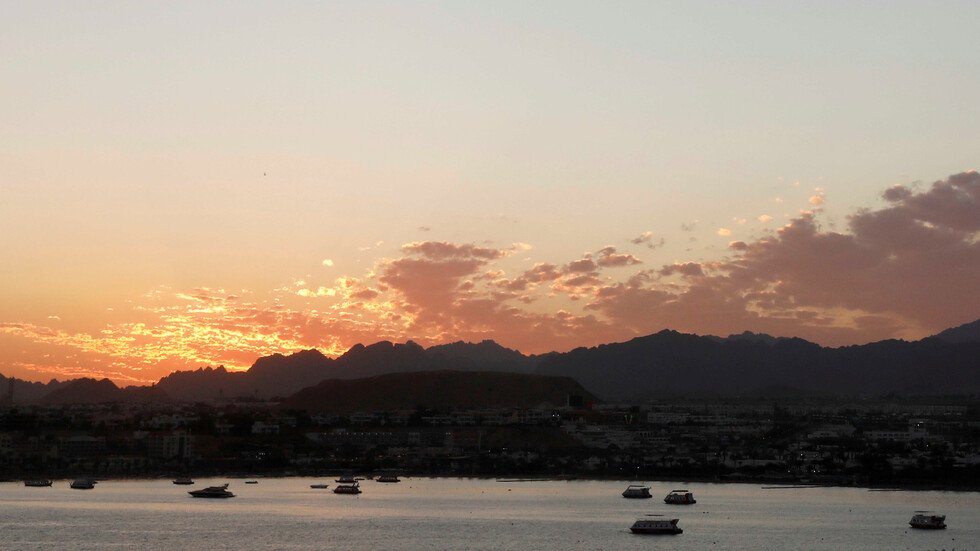 مصرع سائحة أمريكية وإنقاذ 18 آخرين في مصر