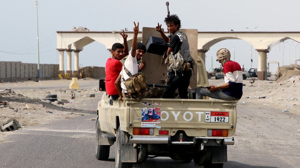 دبلوماسي سعودي يكشف عن موعد توقيع "اتفاق الرياض"