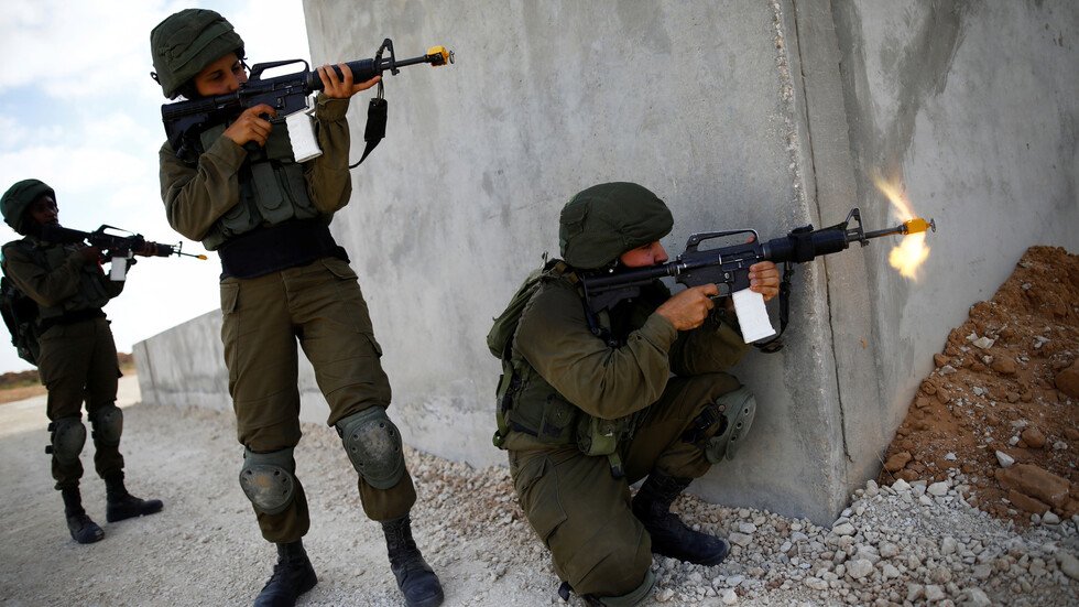 فيديو يفضح جريمة ارتكبها الجيش الإسرائيلي قبل عام ونصف بحق فلسطيني