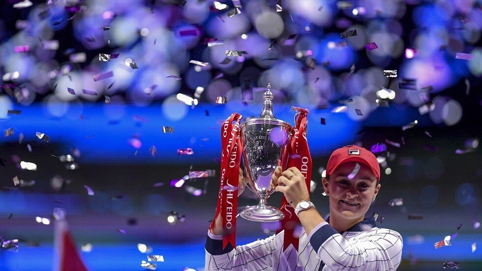 بارتي تنتزع لقب بطولة الماسترز من سفيتولينا (فيديو)