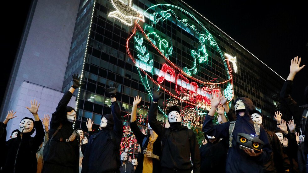 جرح نائب موال لبكين في هونغ كونغ في هجوم بسكين