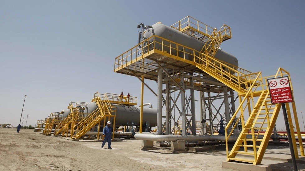 المتظاهرون يغلقون مدخل مصفاة الناصرية جنوب العراق