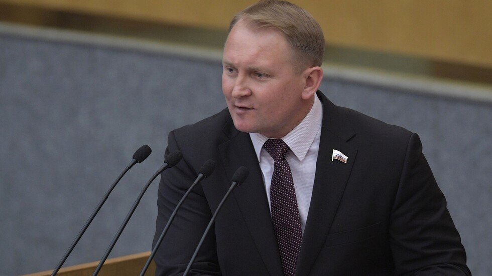 برلماني روسي رفيع: سياسة ترامب في سوريا تشبه تصرفات هتلر