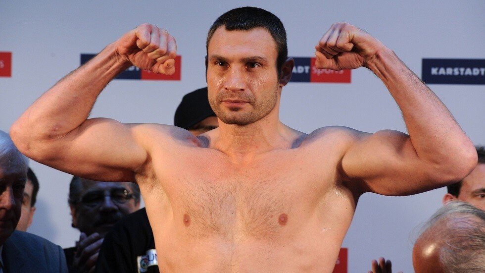 اتهامات بالخيانة والفساد للملاكم الأوكراني الشهير فيتالي كليتشكو