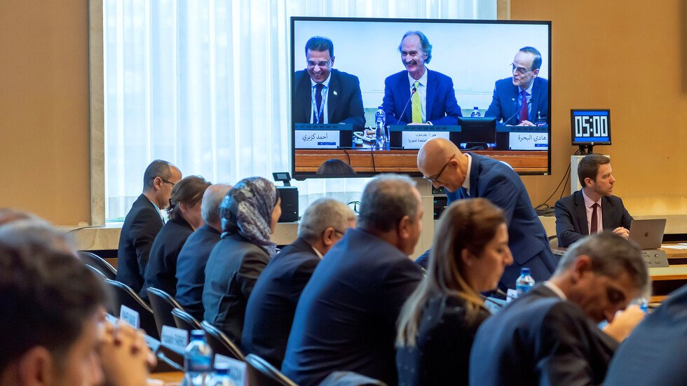 رئيس الوفد المدعوم من الحكومة السورية: دمشق لا تمانع وضع دستور جديد شرط حفظ الثوابت الوطنية