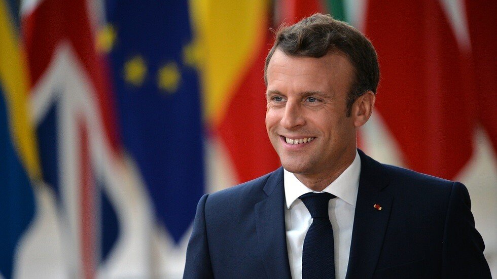 صحفي بولندي يصف ماكرون بـ"أحمق الكرملين المفيد"