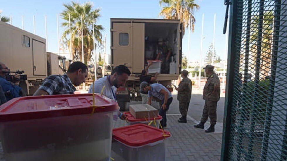 حزب النهضة يتجه للموافقة على اختيار مرشح من خارج صفوفه رئيسا لحكومة تونس